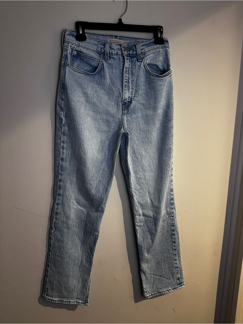Light Blue Levi’s Straight Leg Women’s Jeans